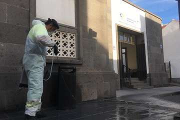 Limpieza desinfecta el casco histórico de Telde (Foto TA)
